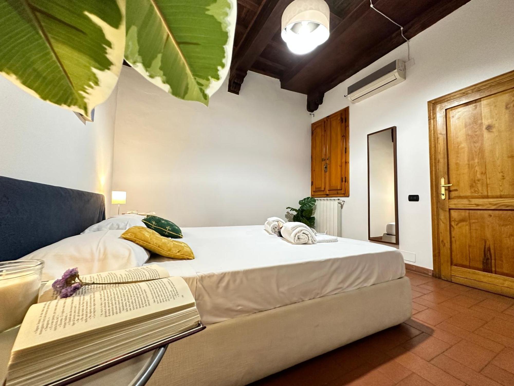 Luxurious View On Santa Croce Apartment Флоренция Екстериор снимка